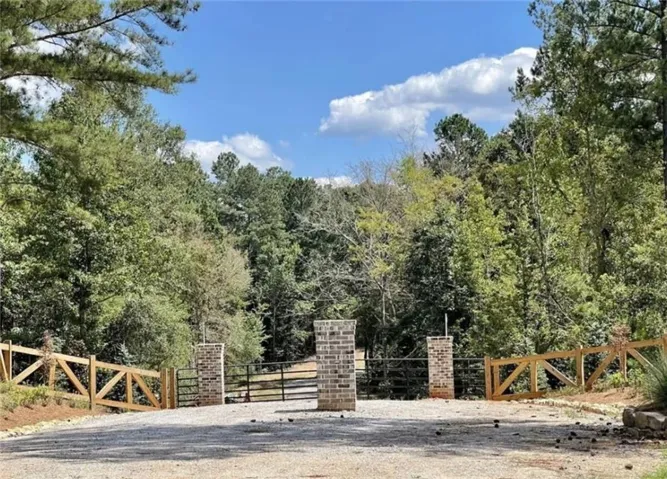 690 Harmony Gates Drive, Commerce, Georgia 30530