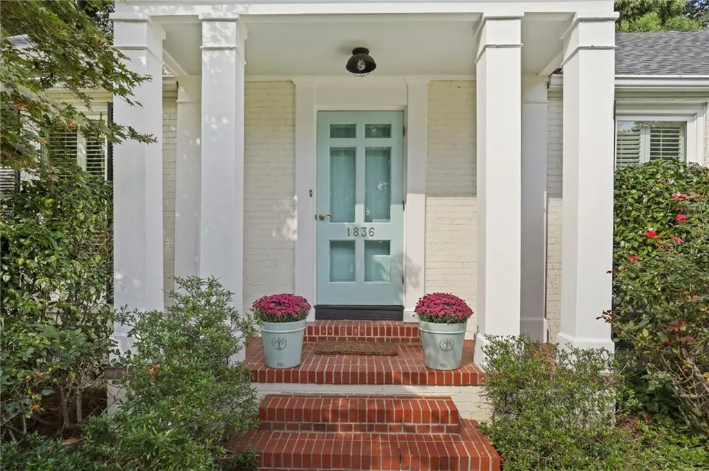 1836 Colland Drive Nw, Atlanta, Georgia 30318, 3 Bedrooms Bedrooms, ,3 BathroomsBathrooms,Residential,For Sale,1836 Colland Drive Nw,7588655