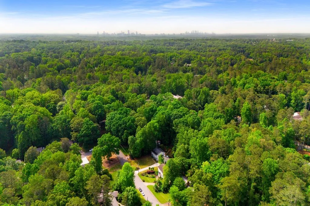 650 Edgewater Trail, Atlanta, Georgia 30328, 4 Bedrooms Bedrooms, ,3 BathroomsBathrooms,Residential,Sold,650 Edgewater Trail,7383479