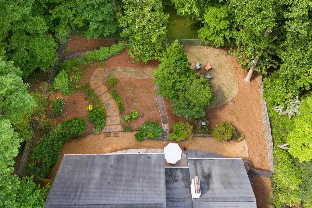 650 Edgewater Trail, Atlanta, Georgia 30328, 4 Bedrooms Bedrooms, ,3 BathroomsBathrooms,Residential,Sold,650 Edgewater Trail,7383479