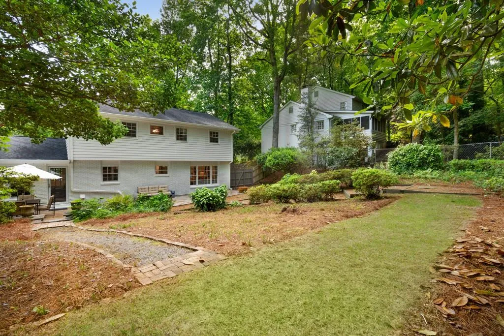 650 Edgewater Trail, Atlanta, Georgia 30328, 4 Bedrooms Bedrooms, ,3 BathroomsBathrooms,Residential,Sold,650 Edgewater Trail,7383479