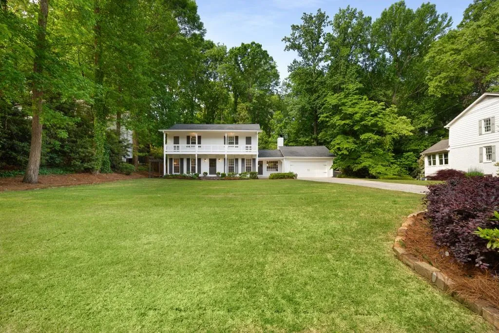 650 Edgewater Trail, Atlanta, Georgia 30328, 4 Bedrooms Bedrooms, ,3 BathroomsBathrooms,Residential,Sold,650 Edgewater Trail,7383479
