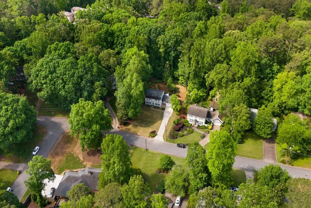 650 Edgewater Trail, Atlanta, Georgia 30328, 4 Bedrooms Bedrooms, ,3 BathroomsBathrooms,Residential,Sold,650 Edgewater Trail,7383479
