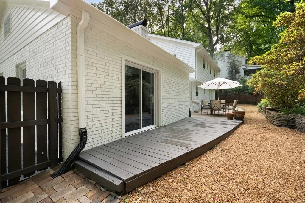 650 Edgewater Trail, Atlanta, Georgia 30328, 4 Bedrooms Bedrooms, ,3 BathroomsBathrooms,Residential,Sold,650 Edgewater Trail,7383479