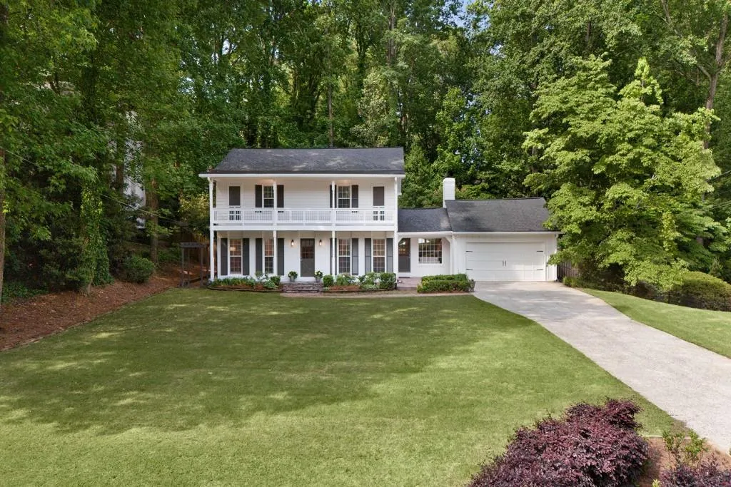 650 Edgewater Trail, Atlanta, Georgia 30328, 4 Bedrooms Bedrooms, ,3 BathroomsBathrooms,Residential,Sold,650 Edgewater Trail,7383479