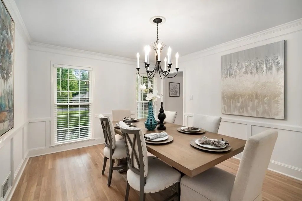 650 Edgewater Trail, Atlanta, Georgia 30328, 4 Bedrooms Bedrooms, ,3 BathroomsBathrooms,Residential,Sold,650 Edgewater Trail,7383479