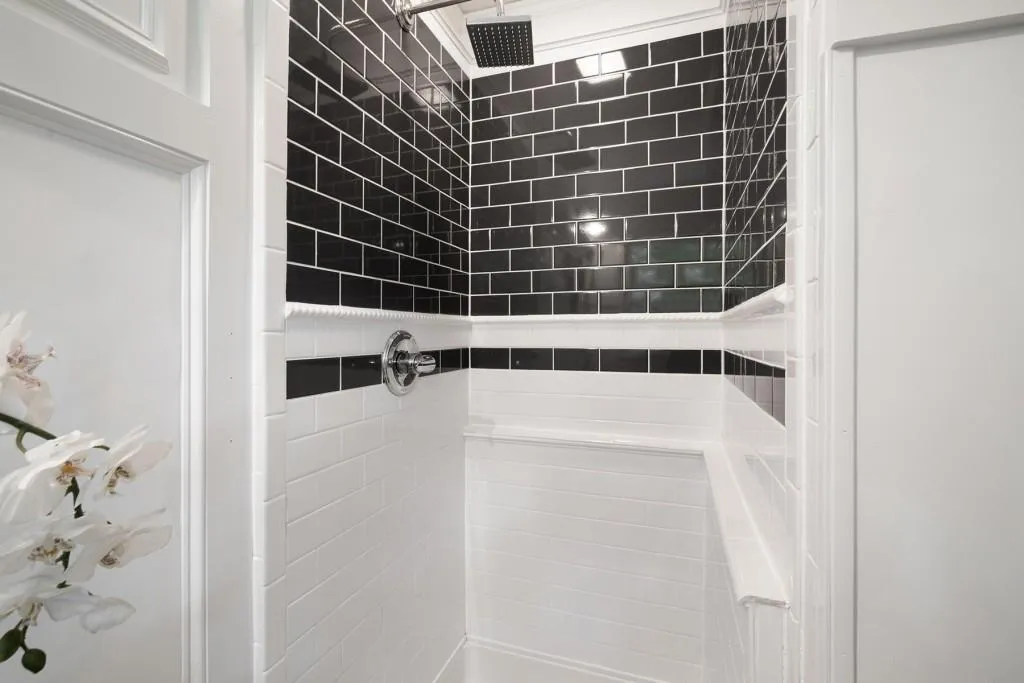 650 Edgewater Trail, Atlanta, Georgia 30328, 4 Bedrooms Bedrooms, ,3 BathroomsBathrooms,Residential,Sold,650 Edgewater Trail,7383479