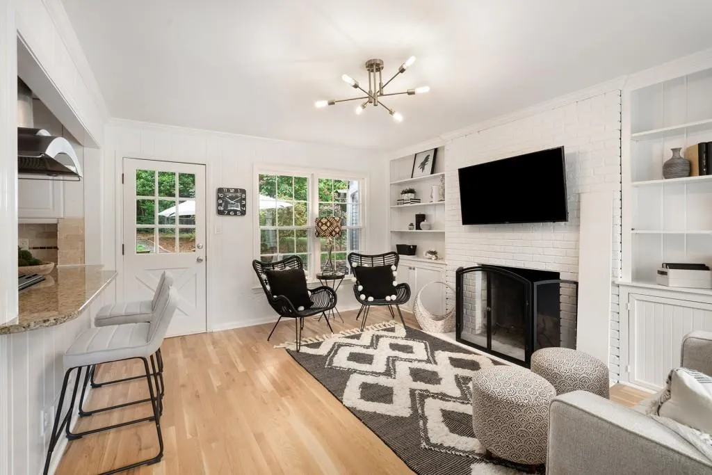 650 Edgewater Trail, Atlanta, Georgia 30328, 4 Bedrooms Bedrooms, ,3 BathroomsBathrooms,Residential,Sold,650 Edgewater Trail,7383479