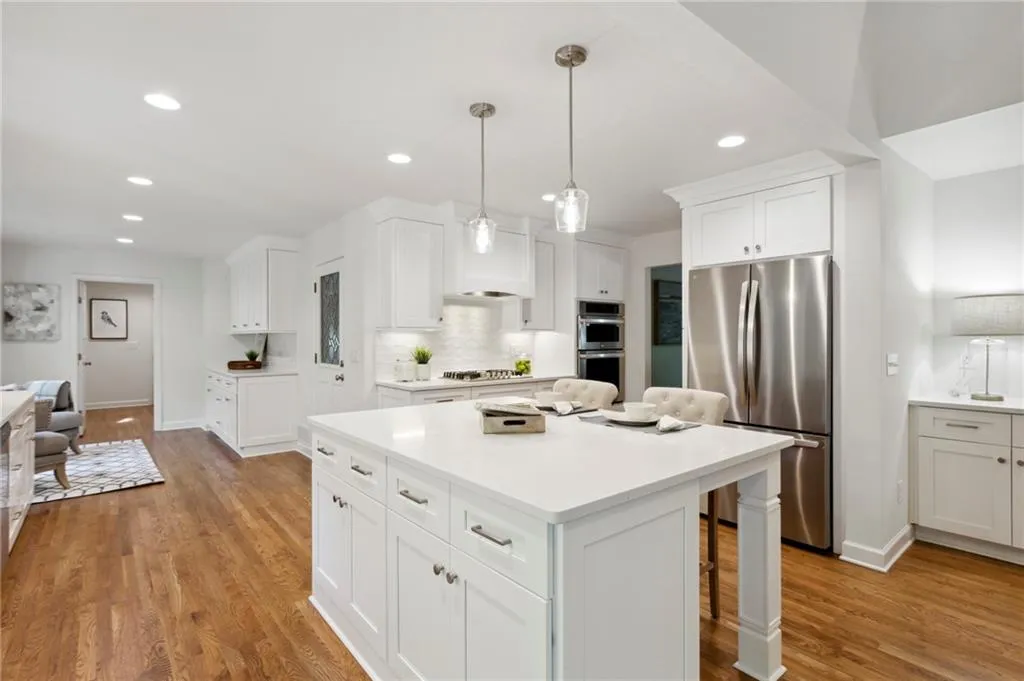 55 Cameron Glen Drive, Sandy Springs, Georgia 30328, 5 Bedrooms Bedrooms, ,4 BathroomsBathrooms,Residential,Sold,55 Cameron Glen Drive,7240328