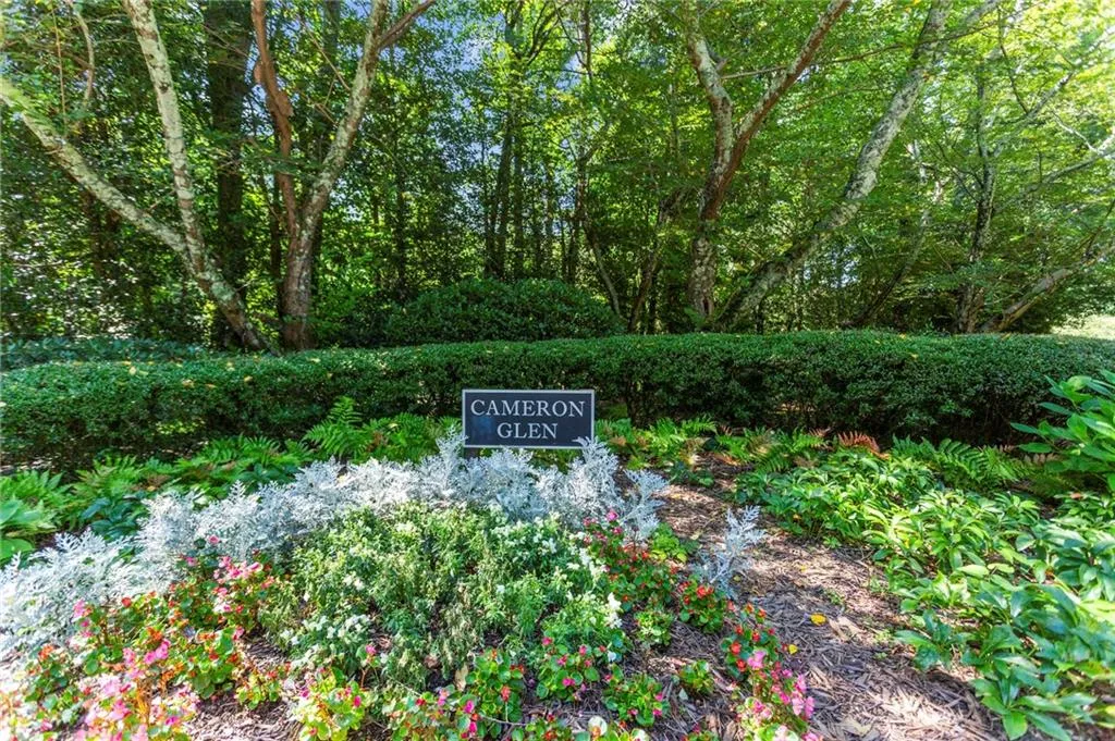 55 Cameron Glen Drive, Sandy Springs, Georgia 30328, 5 Bedrooms Bedrooms, ,4 BathroomsBathrooms,Residential,Sold,55 Cameron Glen Drive,7240328