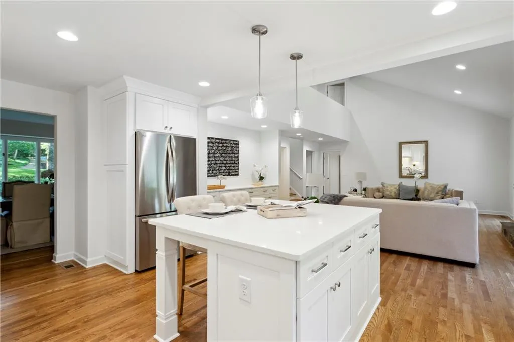 55 Cameron Glen Drive, Sandy Springs, Georgia 30328, 5 Bedrooms Bedrooms, ,4 BathroomsBathrooms,Residential,Sold,55 Cameron Glen Drive,7240328