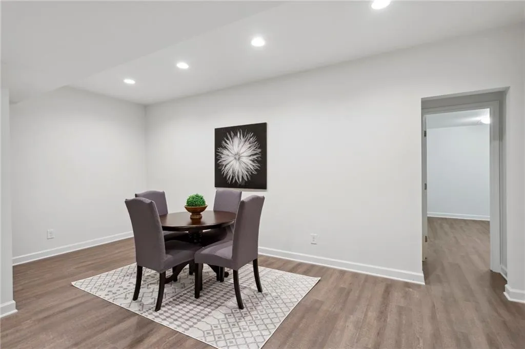 55 Cameron Glen Drive, Sandy Springs, Georgia 30328, 5 Bedrooms Bedrooms, ,4 BathroomsBathrooms,Residential,Sold,55 Cameron Glen Drive,7240328