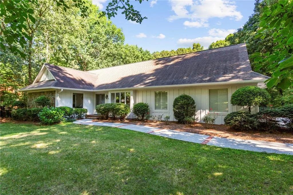 55 Cameron Glen Drive, Sandy Springs, Georgia 30328, 5 Bedrooms Bedrooms, ,4 BathroomsBathrooms,Residential,Sold,55 Cameron Glen Drive,7240328