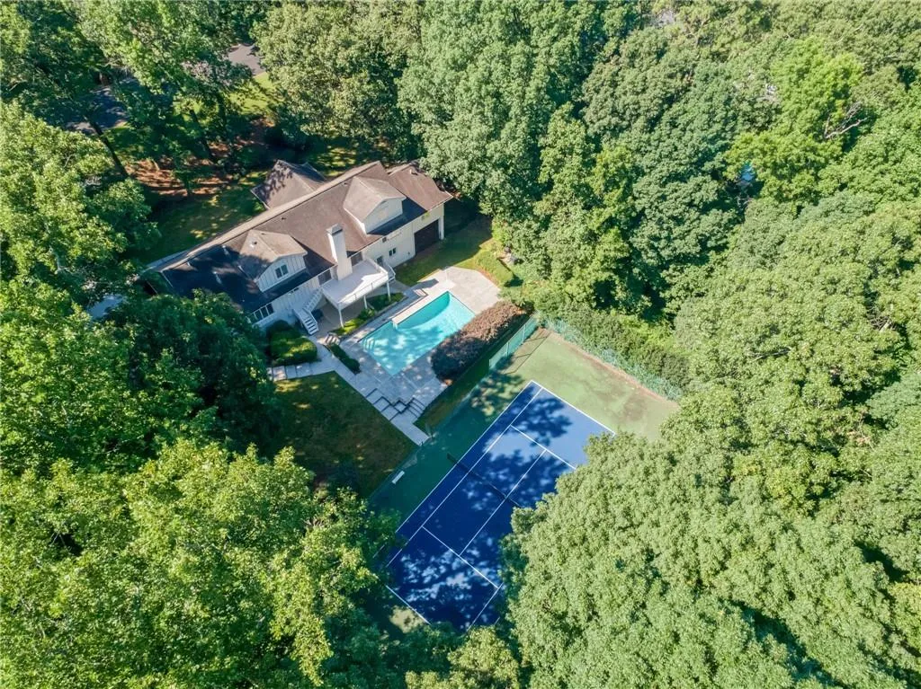 55 Cameron Glen Drive, Sandy Springs, Georgia 30328, 5 Bedrooms Bedrooms, ,4 BathroomsBathrooms,Residential,Sold,55 Cameron Glen Drive,7240328