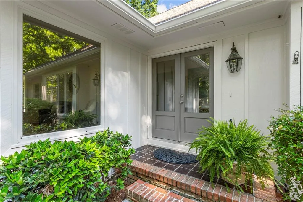 55 Cameron Glen Drive, Sandy Springs, Georgia 30328, 5 Bedrooms Bedrooms, ,4 BathroomsBathrooms,Residential,Sold,55 Cameron Glen Drive,7240328