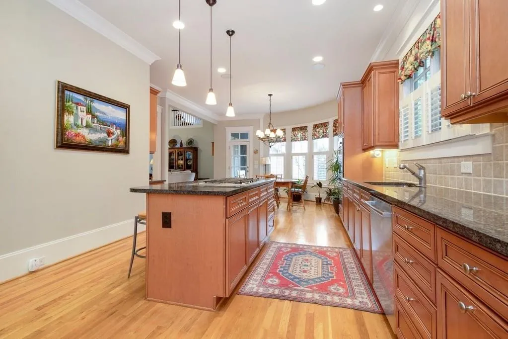 41 Cliftwood Drive, Sandy Springs, Georgia 30328, 5 Bedrooms Bedrooms, ,5 BathroomsBathrooms,Residential,Sold,41 Cliftwood Drive,6657894