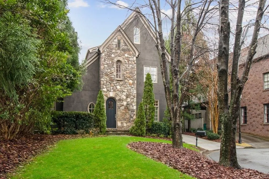 41 Cliftwood Drive, Sandy Springs, Georgia 30328, 5 Bedrooms Bedrooms, ,5 BathroomsBathrooms,Residential,Sold,41 Cliftwood Drive,6657894