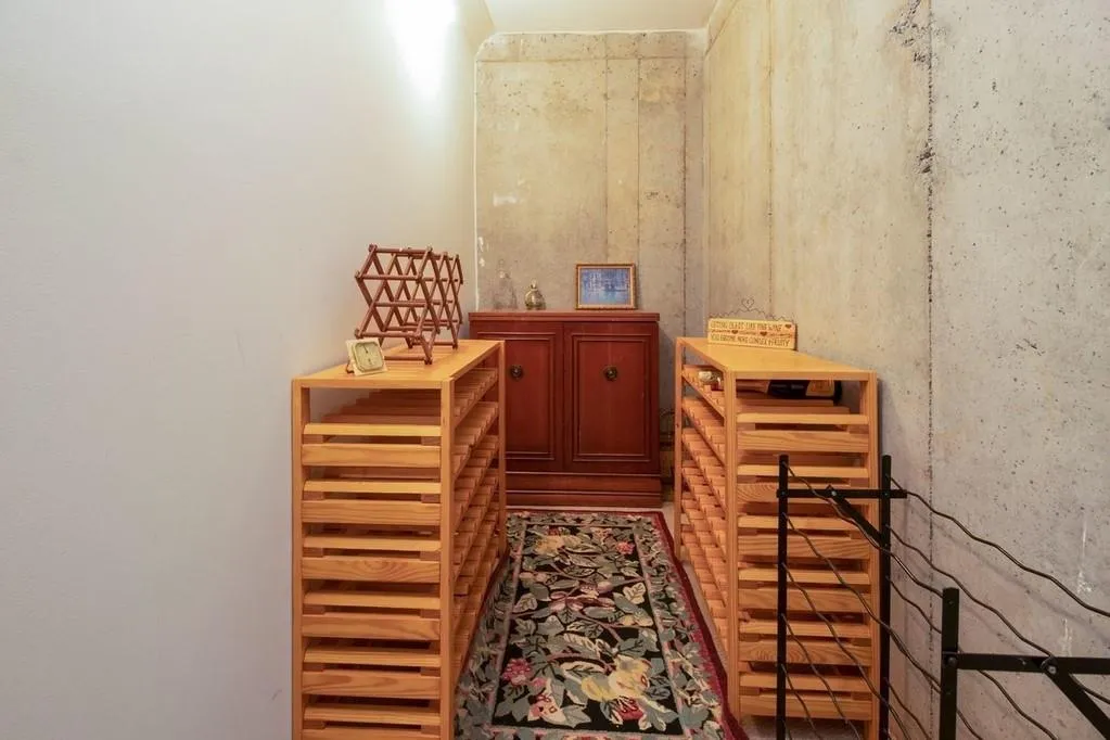 41 Cliftwood Drive, Sandy Springs, Georgia 30328, 5 Bedrooms Bedrooms, ,5 BathroomsBathrooms,Residential,Sold,41 Cliftwood Drive,6657894