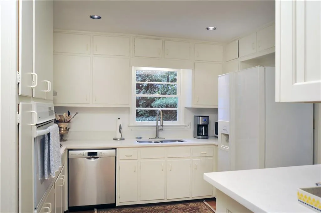 445 Highbrook Drive, Atlanta, Georgia 30342, 4 Bedrooms Bedrooms, ,3 BathroomsBathrooms,Residential,Sold,445 Highbrook Drive,6632350