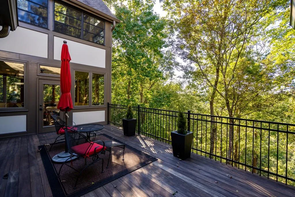 55 Pointe Ridge Drive, Atlanta, Georgia 30328, 5 Bedrooms Bedrooms, ,5 BathroomsBathrooms,Residential,Sold,55 Pointe Ridge Drive,6834892