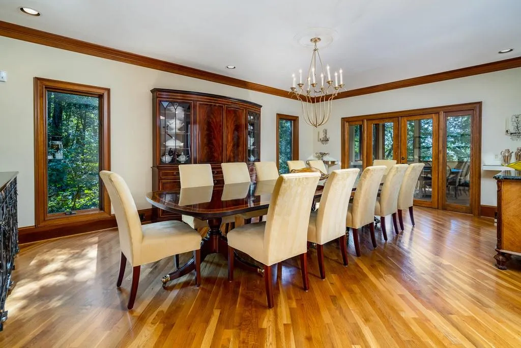 55 Pointe Ridge Drive, Atlanta, Georgia 30328, 5 Bedrooms Bedrooms, ,5 BathroomsBathrooms,Residential,Sold,55 Pointe Ridge Drive,6834892