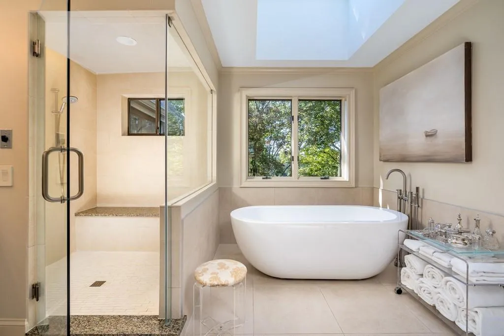 55 Pointe Ridge Drive, Atlanta, Georgia 30328, 5 Bedrooms Bedrooms, ,5 BathroomsBathrooms,Residential,Sold,55 Pointe Ridge Drive,6834892