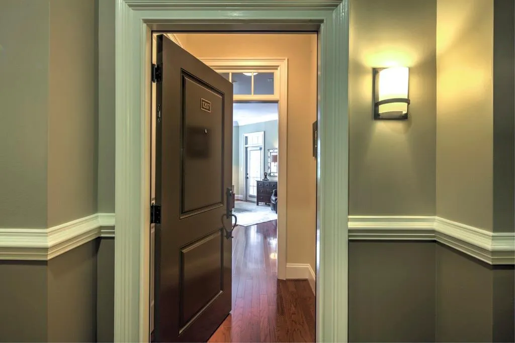 3635 E Paces Circle Ne Unit 1207, Atlanta, Georgia 30326, 1 Bedroom Bedrooms, ,1 BathroomBathrooms,Residential,Sold,3635 E Paces Circle Ne Unit 1207,5853986
