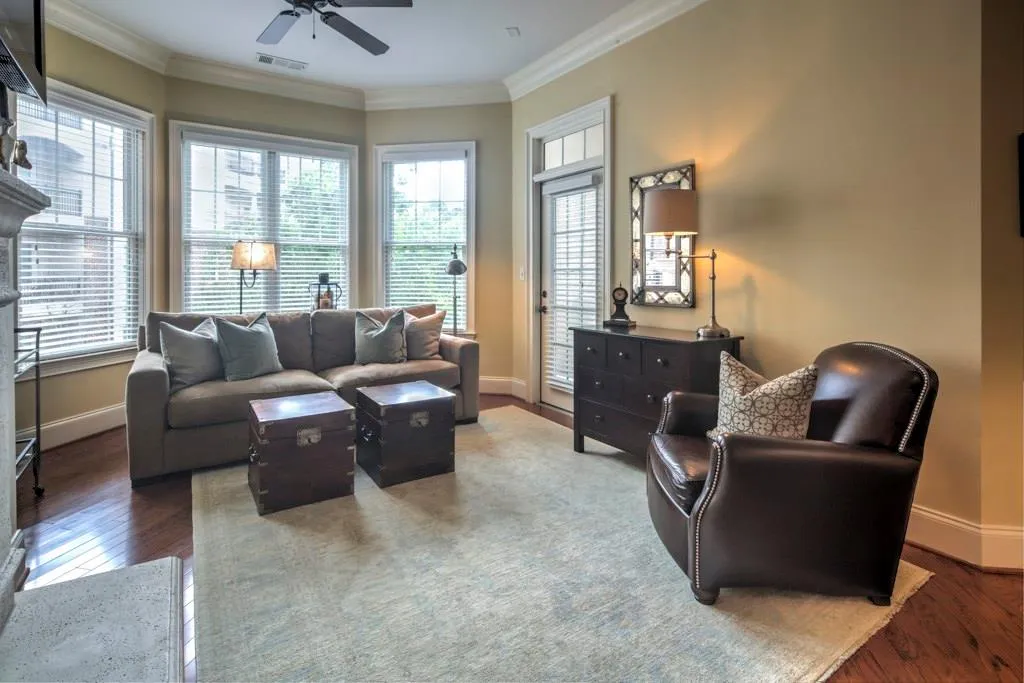 3635 E Paces Circle Ne Unit 1207, Atlanta, Georgia 30326, 1 Bedroom Bedrooms, ,1 BathroomBathrooms,Residential,Sold,3635 E Paces Circle Ne Unit 1207,5853986