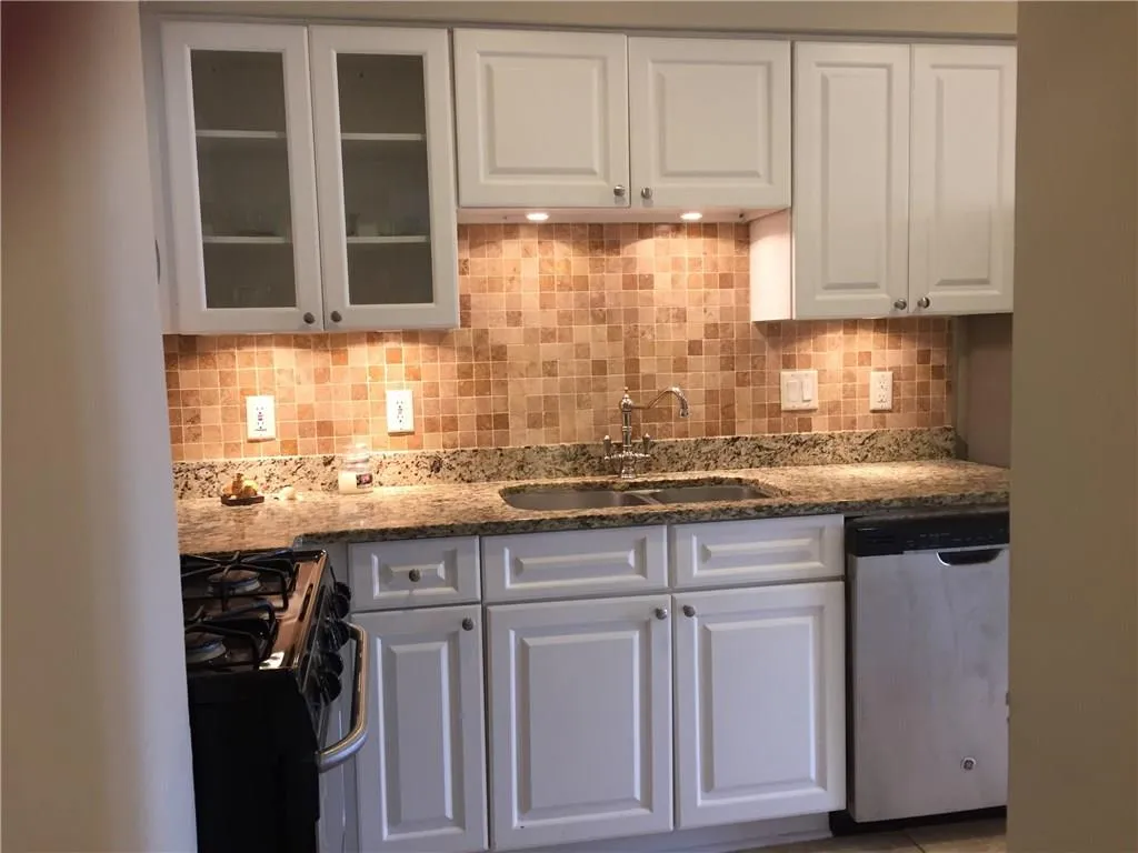 6980 Roswell Road Unit K4, Sandy Springs, Georgia 30328, 2 Bedrooms Bedrooms, ,1 BathroomBathrooms,Residential,Sold,6980 Roswell Road Unit K4,5662191