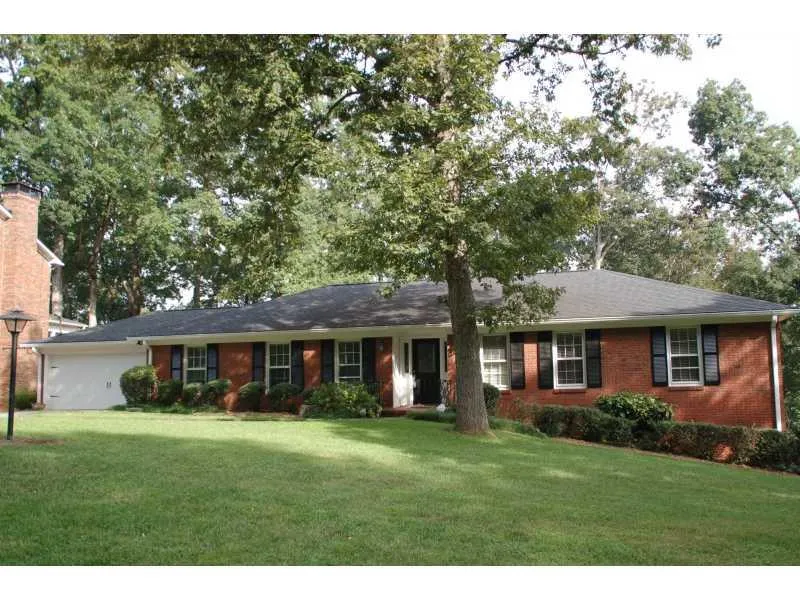 890 Edgewater Trail, Atlanta, Georgia 30328, 4 Bedrooms Bedrooms, ,3 BathroomsBathrooms,Residential,Sold,890 Edgewater Trail,5181297