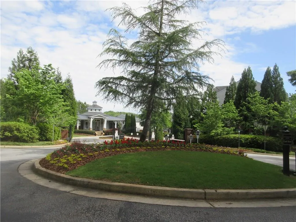 3682 Chattahoochee Summit Drive Se, Atlanta, Georgia 30339, 3 Bedrooms Bedrooms, ,2 BathroomsBathrooms,Residential,Sold,3682 Chattahoochee Summit Drive Se,5842551