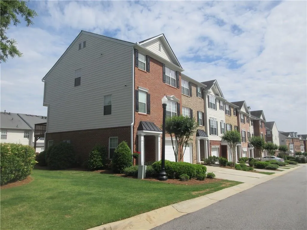 3682 Chattahoochee Summit Drive Se, Atlanta, Georgia 30339, 3 Bedrooms Bedrooms, ,2 BathroomsBathrooms,Residential,Sold,3682 Chattahoochee Summit Drive Se,5842551