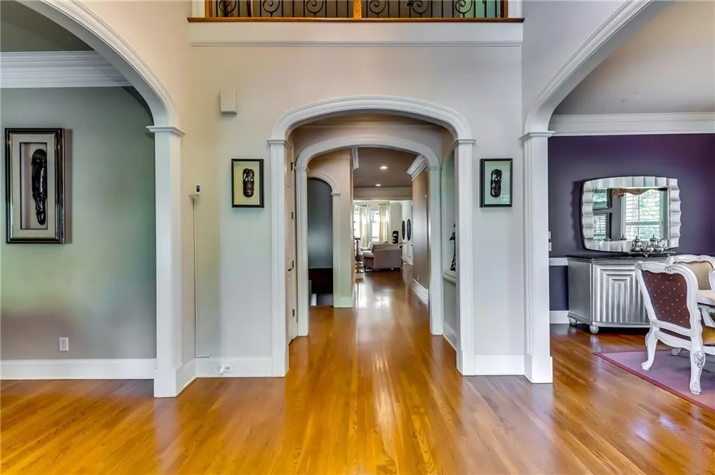 View entering the house.