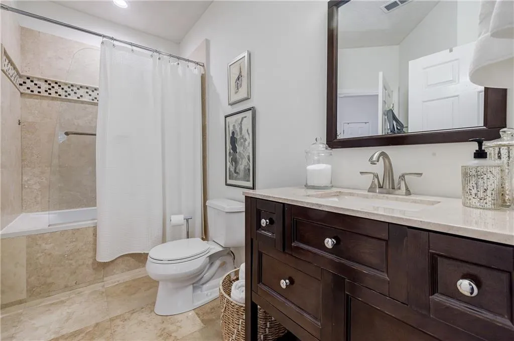 5559 Glenridge Drive Unit 2407, Atlanta, Georgia 30342, 2 Bedrooms Bedrooms, ,2 BathroomsBathrooms,Residential,Sold,5559 Glenridge Drive Unit 2407,7203854