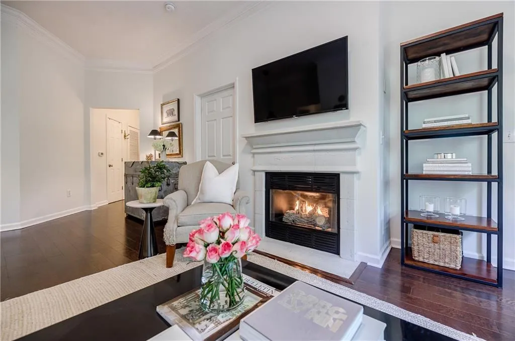 5559 Glenridge Drive Unit 2407, Atlanta, Georgia 30342, 2 Bedrooms Bedrooms, ,2 BathroomsBathrooms,Residential,Sold,5559 Glenridge Drive Unit 2407,7203854