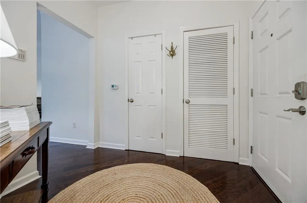 5559 Glenridge Drive Unit 2407, Atlanta, Georgia 30342, 2 Bedrooms Bedrooms, ,2 BathroomsBathrooms,Residential,Sold,5559 Glenridge Drive Unit 2407,7203854