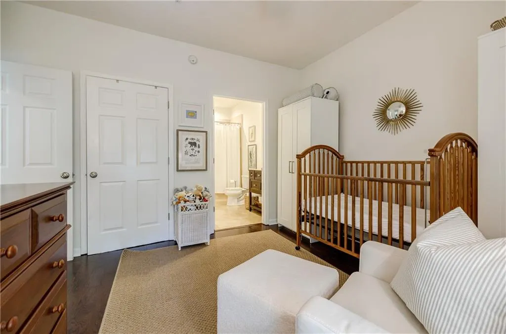 5559 Glenridge Drive Unit 2407, Atlanta, Georgia 30342, 2 Bedrooms Bedrooms, ,2 BathroomsBathrooms,Residential,Sold,5559 Glenridge Drive Unit 2407,7203854