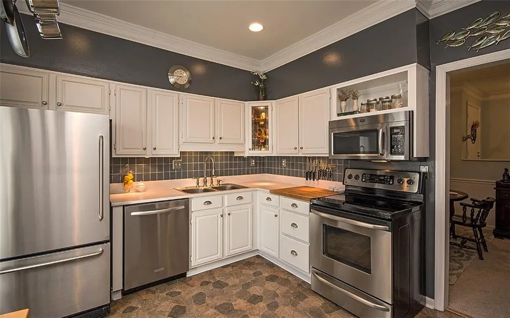 5535 Chemin De Vie, Atlanta, Georgia 30342, 2 Bedrooms Bedrooms, ,2 BathroomsBathrooms,Residential,Sold,5535 Chemin De Vie,5634300