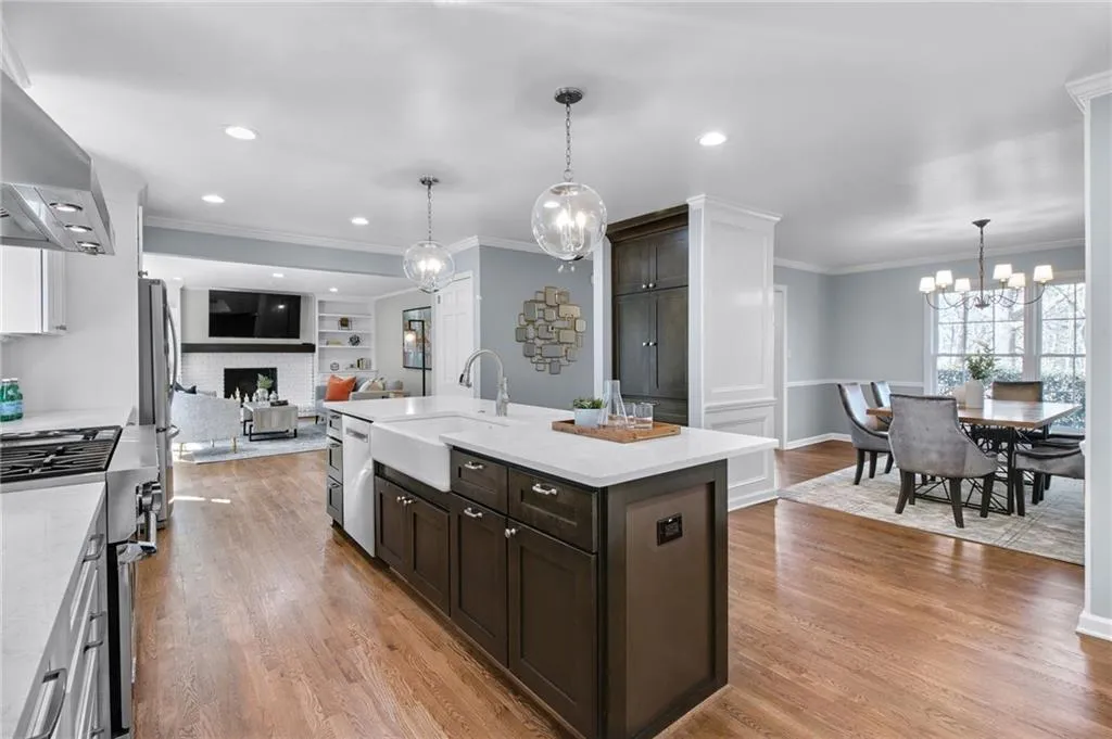 470 River Valley Road, Atlanta, Georgia 30328, 4 Bedrooms Bedrooms, ,2 BathroomsBathrooms,Residential,Sold,470 River Valley Road,7525548