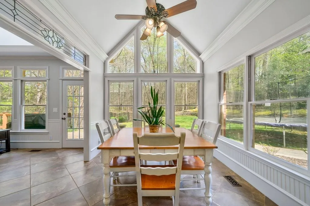 8125 Grogans Ferry Rd, Sandy Springs, Georgia 30350, 5 Bedrooms Bedrooms, ,4 BathroomsBathrooms,Residential,Sold,8125 Grogans Ferry Rd,6704008