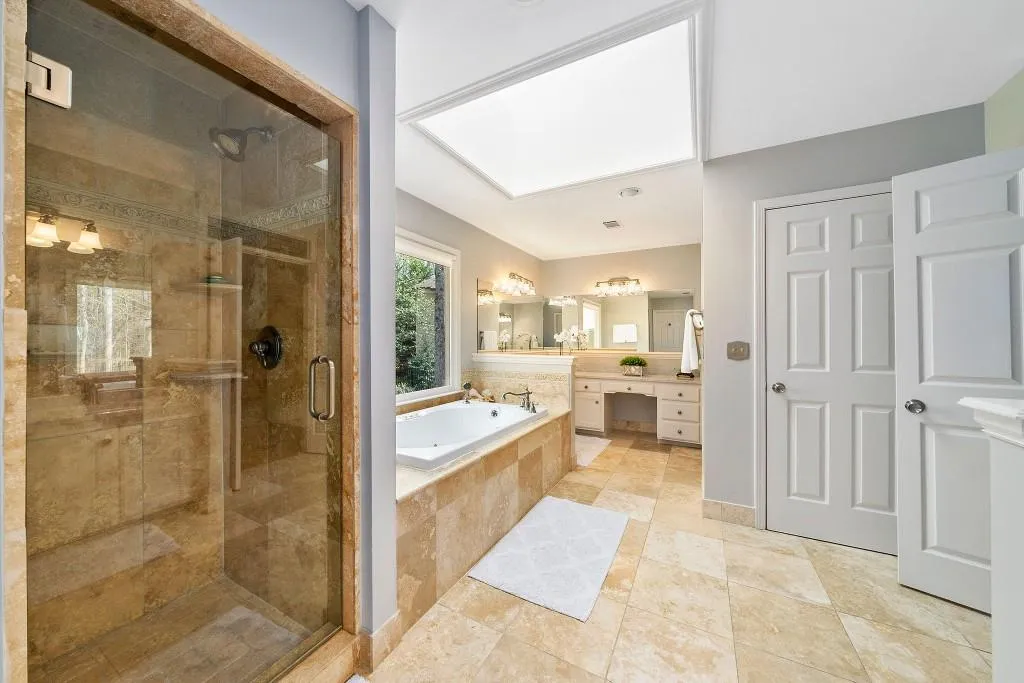 8125 Grogans Ferry Rd, Sandy Springs, Georgia 30350, 5 Bedrooms Bedrooms, ,4 BathroomsBathrooms,Residential,Sold,8125 Grogans Ferry Rd,6704008