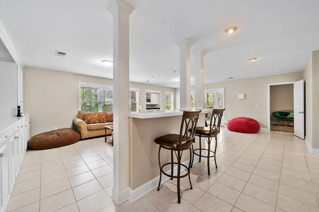 8125 Grogans Ferry Rd, Sandy Springs, Georgia 30350, 5 Bedrooms Bedrooms, ,4 BathroomsBathrooms,Residential,Sold,8125 Grogans Ferry Rd,6704008