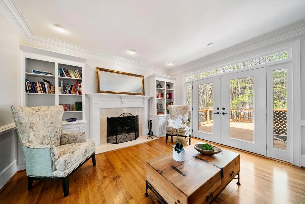 8125 Grogans Ferry Rd, Sandy Springs, Georgia 30350, 5 Bedrooms Bedrooms, ,4 BathroomsBathrooms,Residential,Sold,8125 Grogans Ferry Rd,6704008