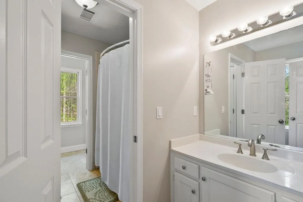 8125 Grogans Ferry Rd, Sandy Springs, Georgia 30350, 5 Bedrooms Bedrooms, ,4 BathroomsBathrooms,Residential,Sold,8125 Grogans Ferry Rd,6704008