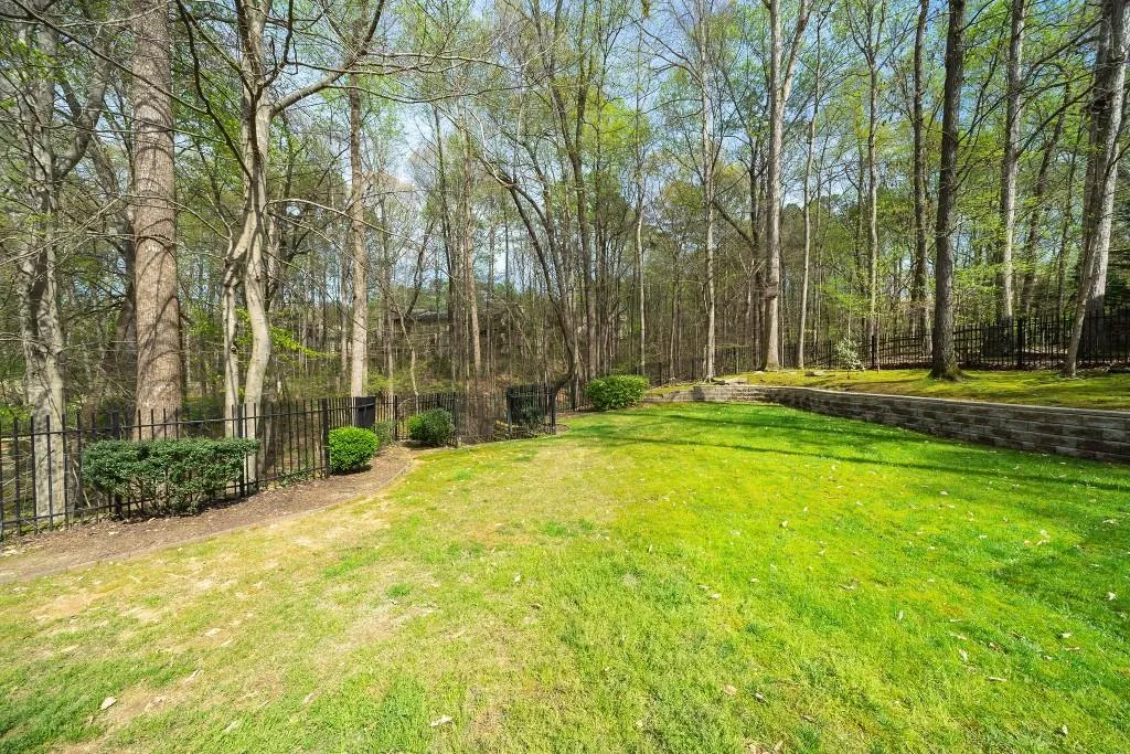 8125 Grogans Ferry Rd, Sandy Springs, Georgia 30350, 5 Bedrooms Bedrooms, ,4 BathroomsBathrooms,Residential,Sold,8125 Grogans Ferry Rd,6704008