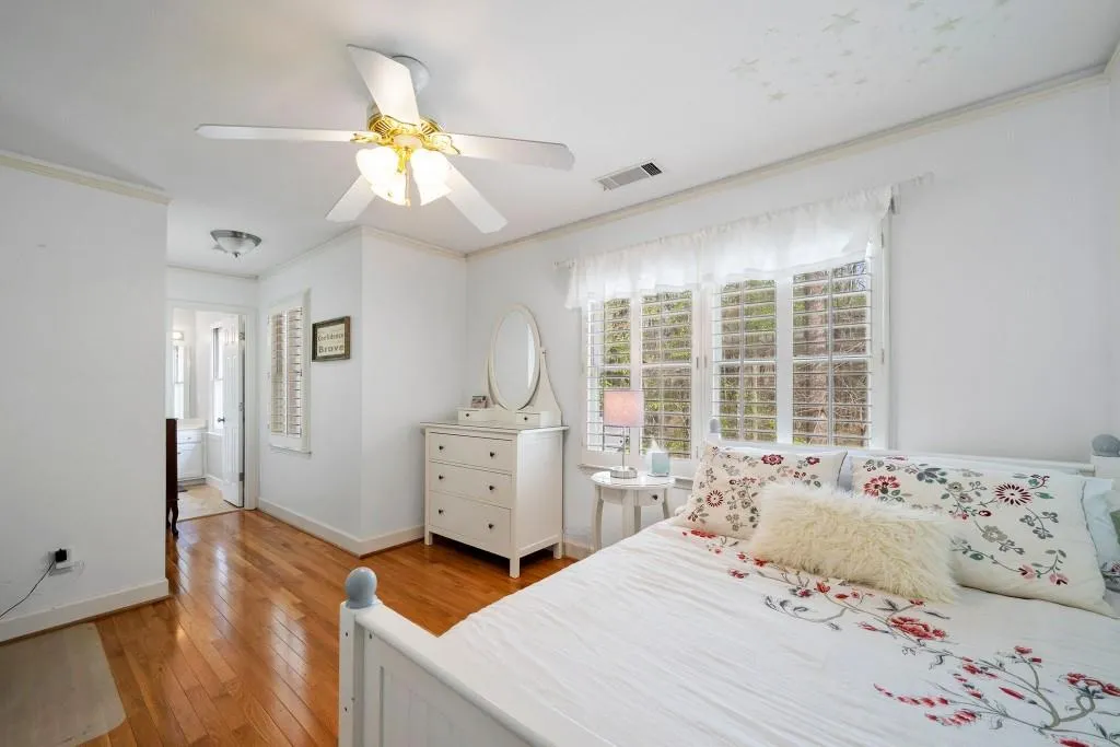 8125 Grogans Ferry Rd, Sandy Springs, Georgia 30350, 5 Bedrooms Bedrooms, ,4 BathroomsBathrooms,Residential,Sold,8125 Grogans Ferry Rd,6704008