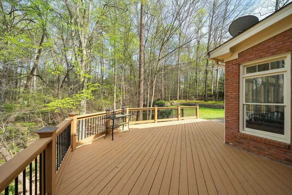 8125 Grogans Ferry Rd, Sandy Springs, Georgia 30350, 5 Bedrooms Bedrooms, ,4 BathroomsBathrooms,Residential,Sold,8125 Grogans Ferry Rd,6704008