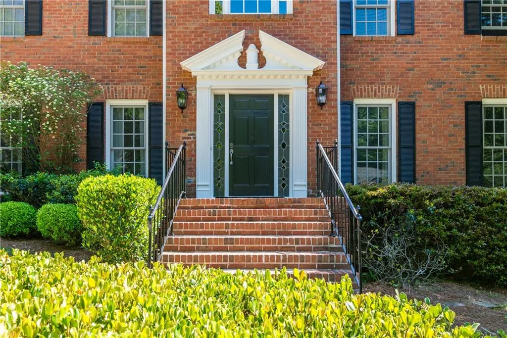 958 Byrnwyck Road, Brookhaven, Georgia 30319, 5 Bedrooms Bedrooms, ,4 BathroomsBathrooms,Residential,Sold,958 Byrnwyck Road,5820871