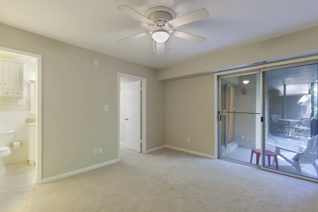 5400 Roswell Road Unit L5, Atlanta, Georgia 30342, 2 Bedrooms Bedrooms, ,2 BathroomsBathrooms,Residential,Sold,5400 Roswell Road Unit L5,5882119