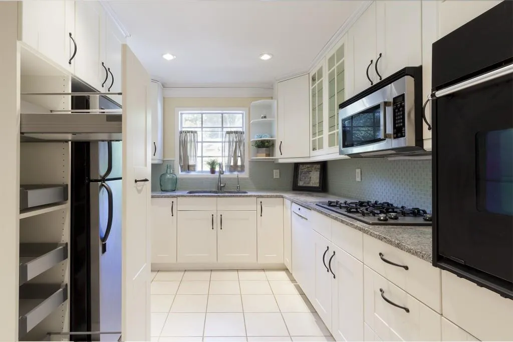 5400 Roswell Road Unit L5, Atlanta, Georgia 30342, 2 Bedrooms Bedrooms, ,2 BathroomsBathrooms,Residential,Sold,5400 Roswell Road Unit L5,5882119